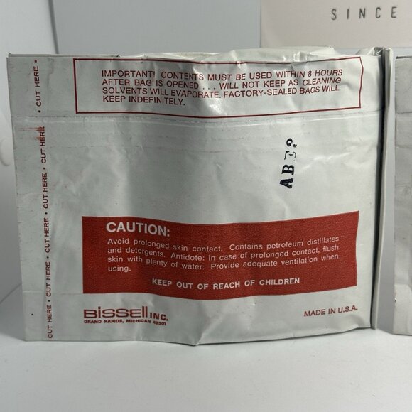 Vintage Lot of 2 Packs of Bissell Dry Carpet Cleaner Powder 10oz Each NOS - Picture 5 of 10